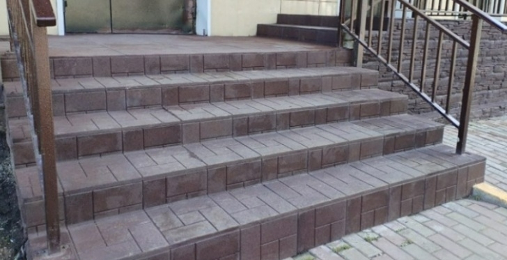 Новое крыльцо для жителей дома ул. Норильская, 5