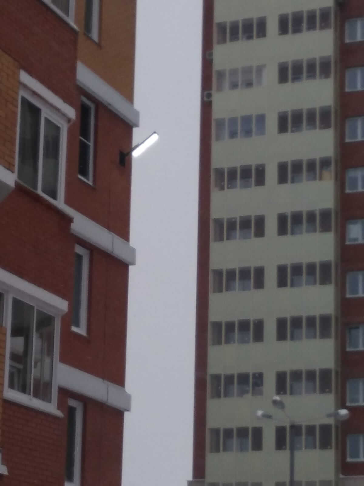 светодиодный фонарь на доме Калиновая 1